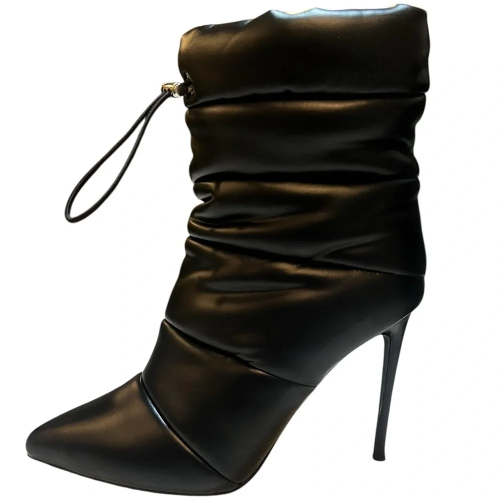 Steve Madden Black Heeled Cloak Boots New In Box! 8.5 - Picture 1 of 10